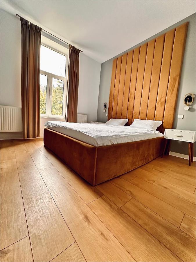 Lv Luxury Apart - One Minute Away From Train Station Predeal Eksteriør bilde