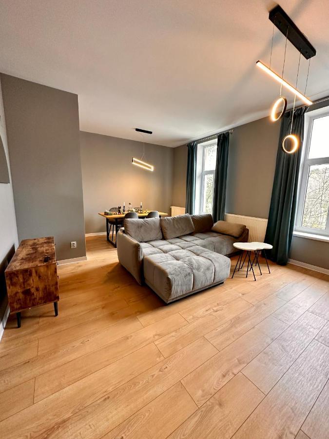 Lv Luxury Apart - One Minute Away From Train Station Predeal Eksteriør bilde
