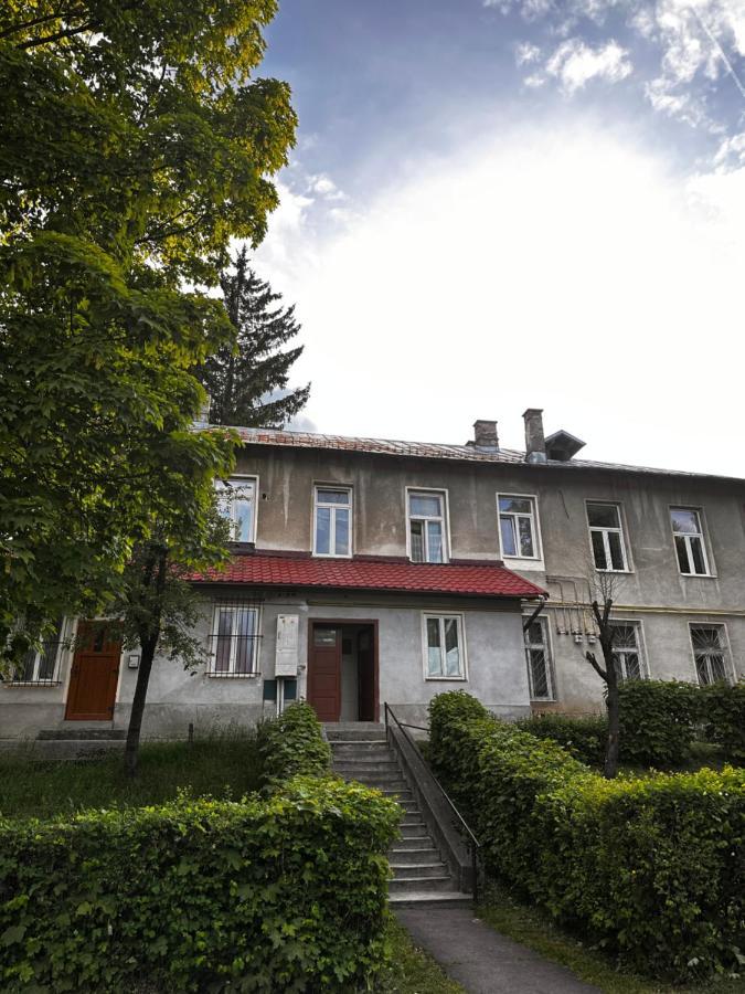Lv Luxury Apart - One Minute Away From Train Station Predeal Eksteriør bilde