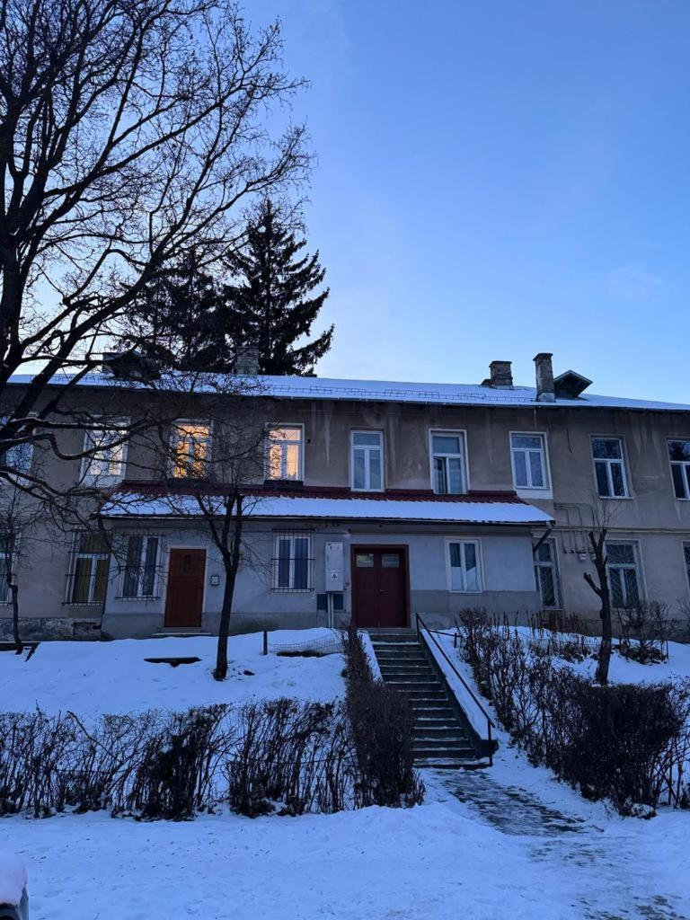Lv Luxury Apart - One Minute Away From Train Station Predeal Eksteriør bilde