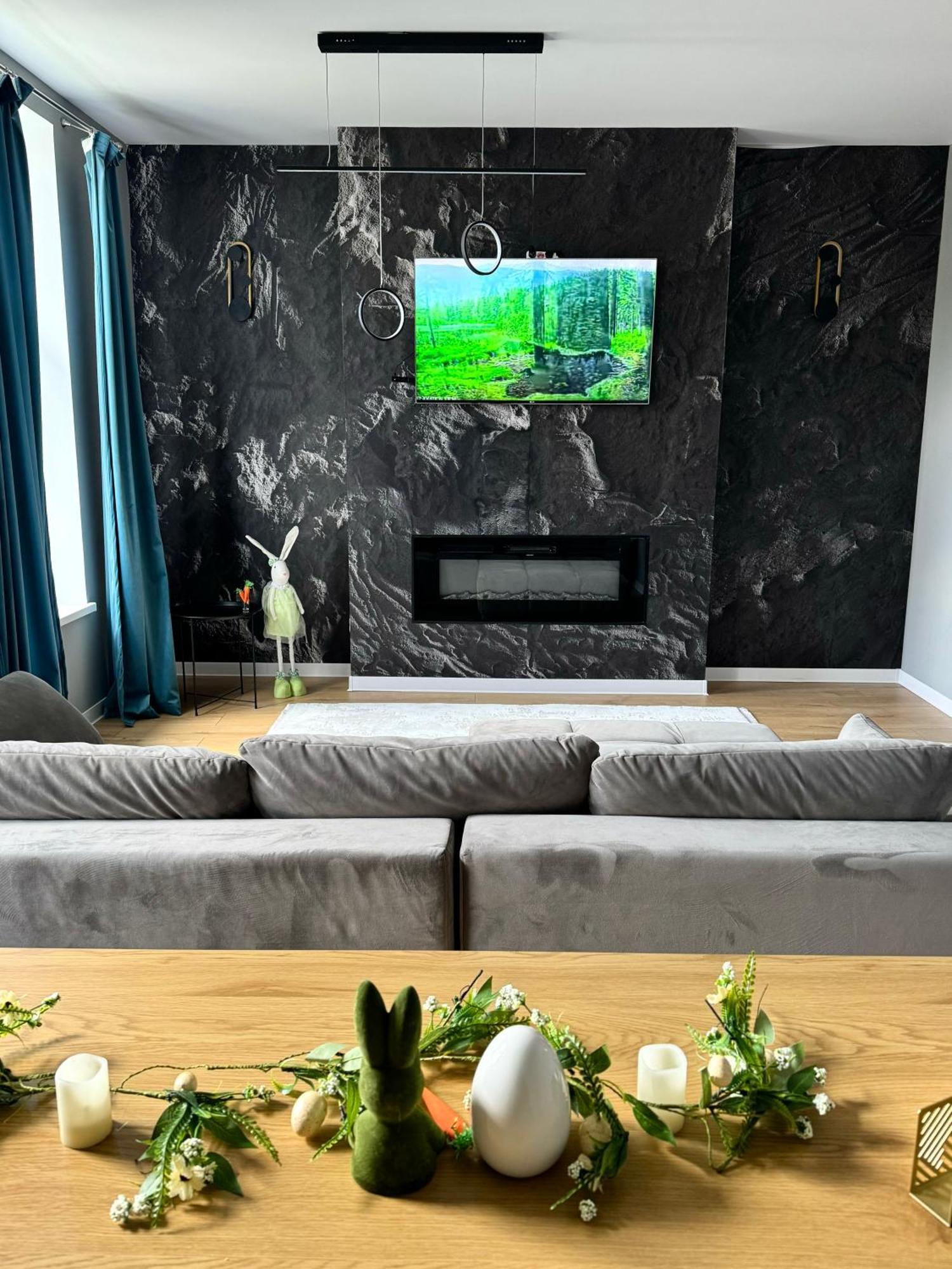 Lv Luxury Apart - One Minute Away From Train Station Predeal Eksteriør bilde